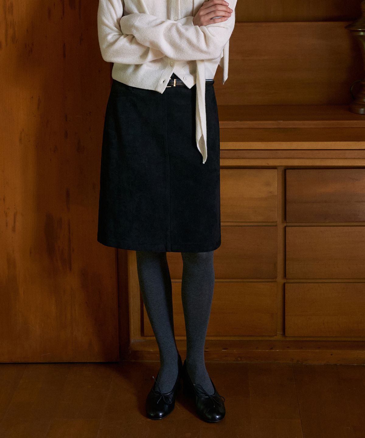 라메레이(LAMEREI) Nonfade Suede Midi Skirt[LMBFAUSK419]-Black