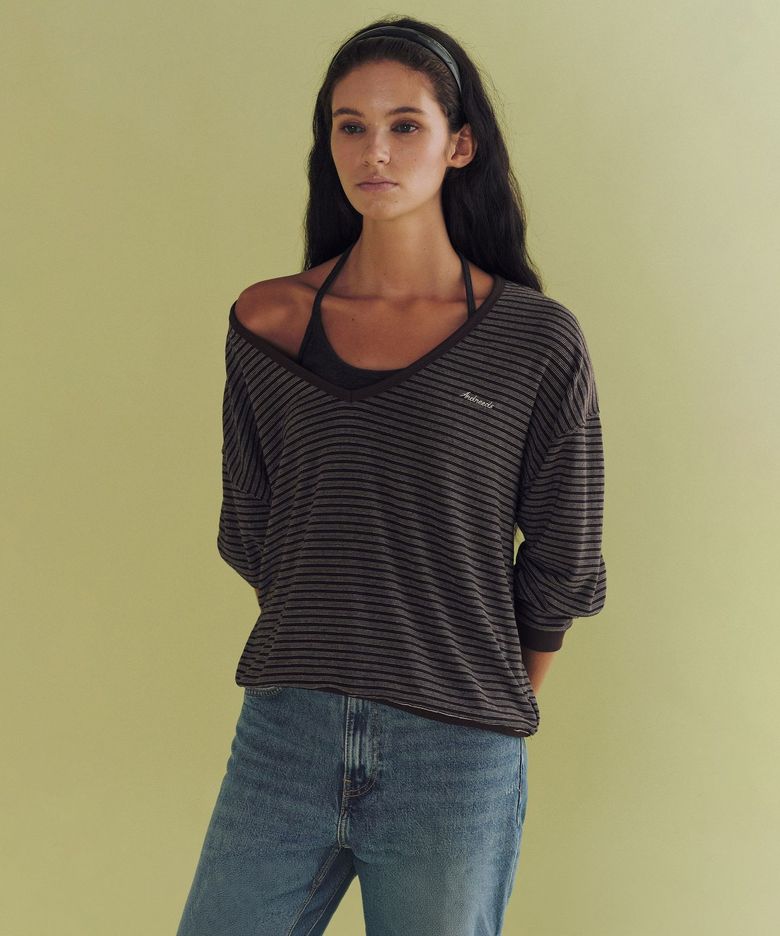 Mild stripe deep v-neck top (brown)