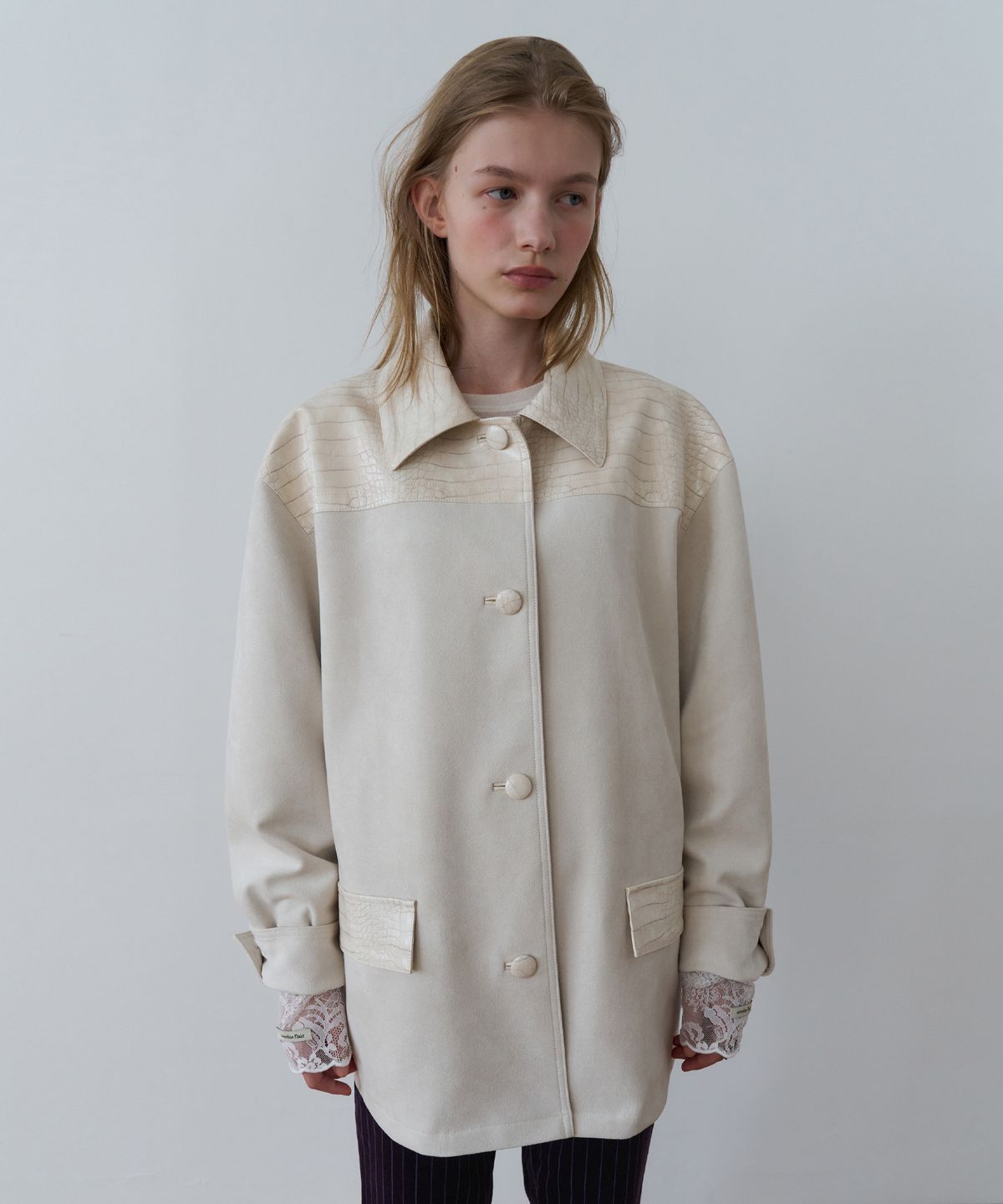 오버듀플레어(OVERDUEFLAIR) SOFT SUEDE RELAXED HALF JACKET_WHITE