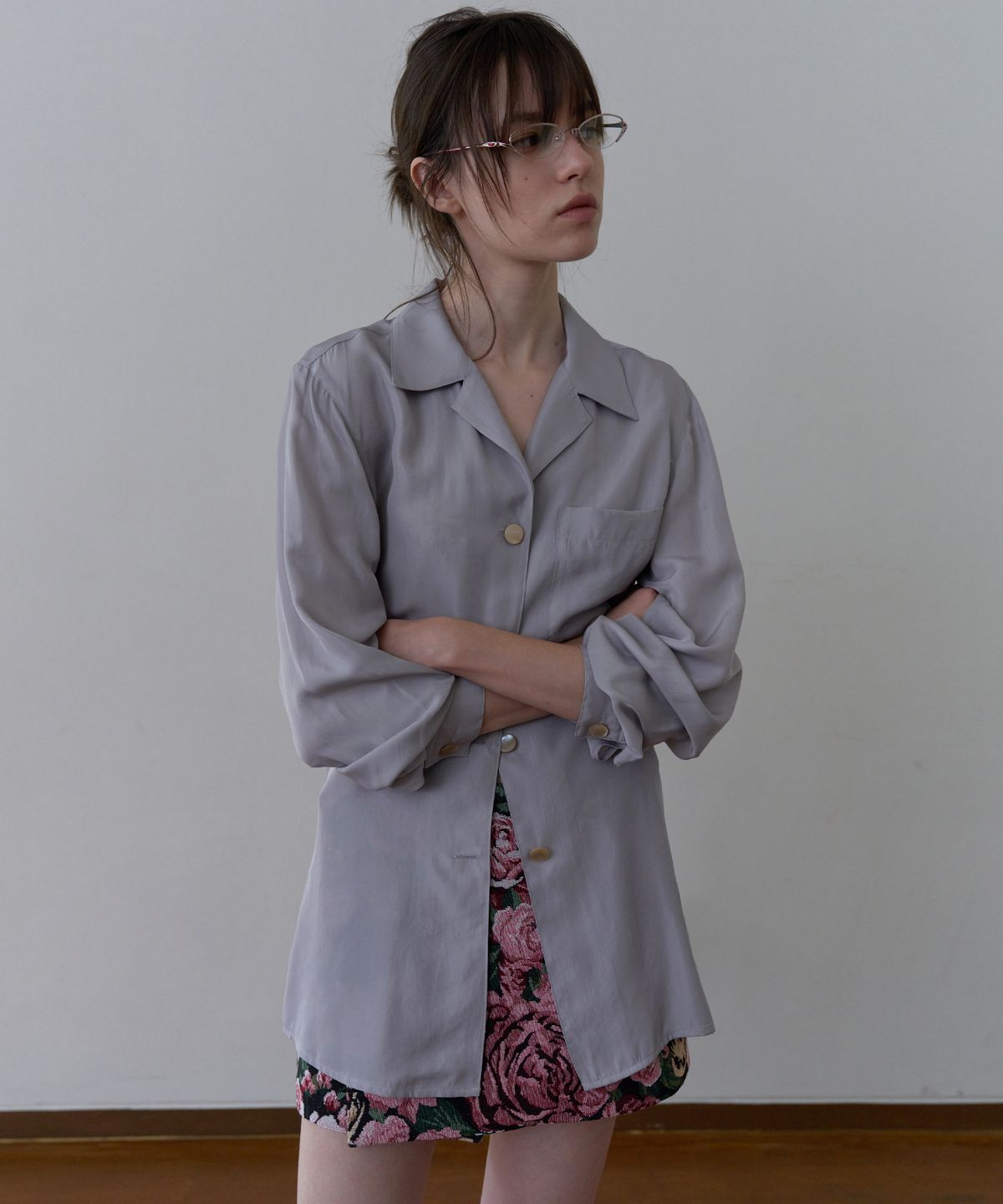 오버듀플레어(OVERDUEFLAIR) SMOOTH TAILORED SILKY BLOUSE_GREY