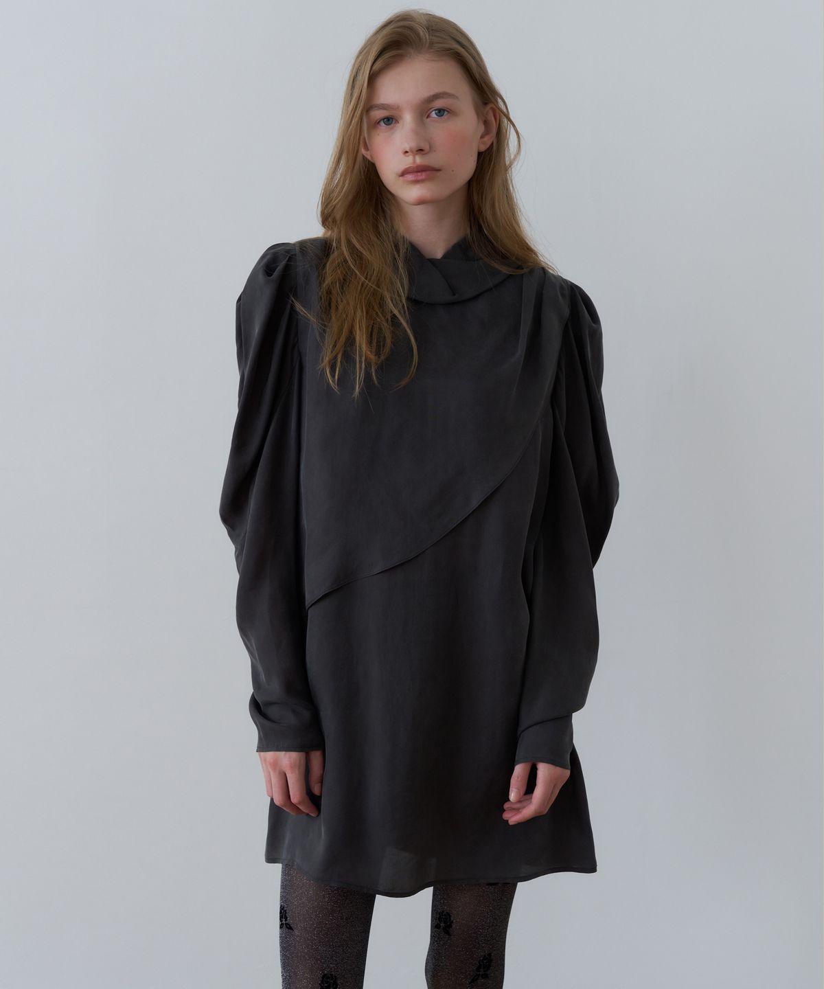 오버듀플레어(OVERDUEFLAIR) CUPRA DRAPED MINI DRESS_CHARCOAL