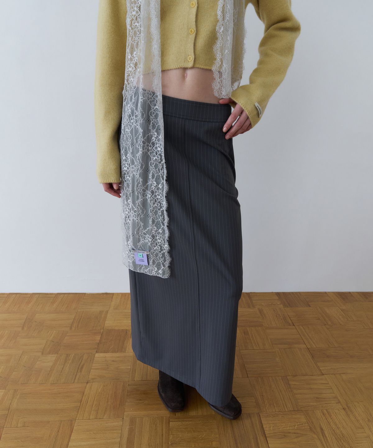 오버듀플레어(OVERDUEFLAIR) TENSION STRETCH MAXI SKIRT_STRIPE GREY