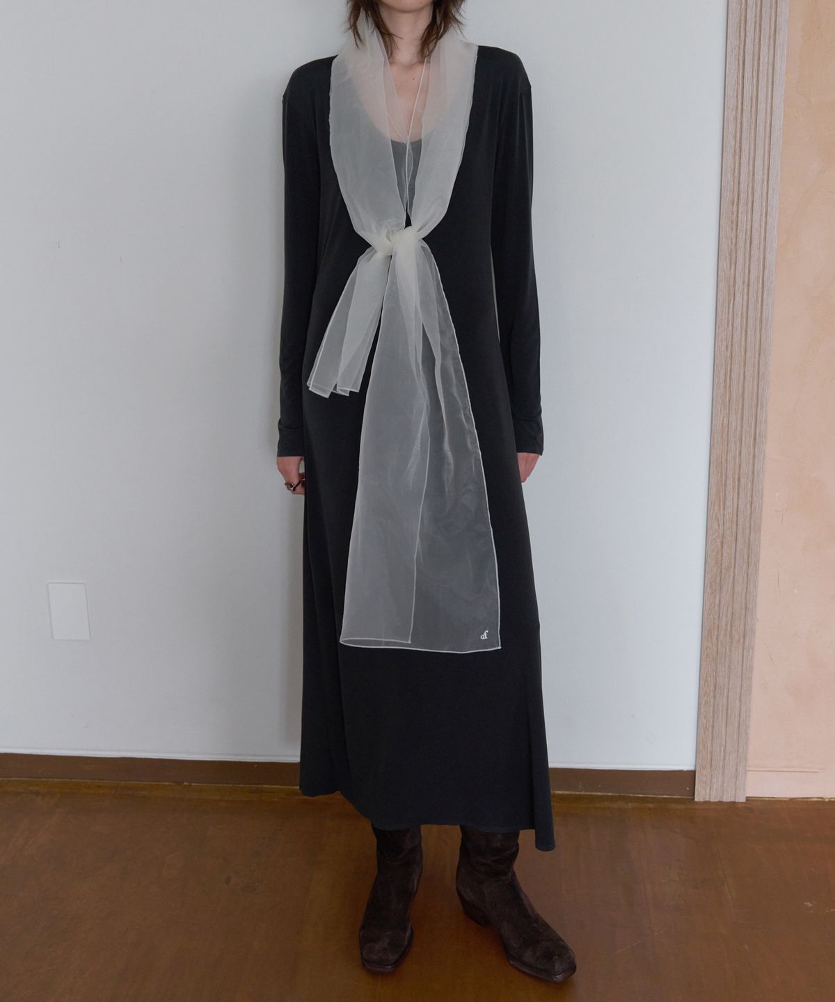 오버듀플레어(OVERDUEFLAIR) SHEER ORGANZA SCARF_IVORY