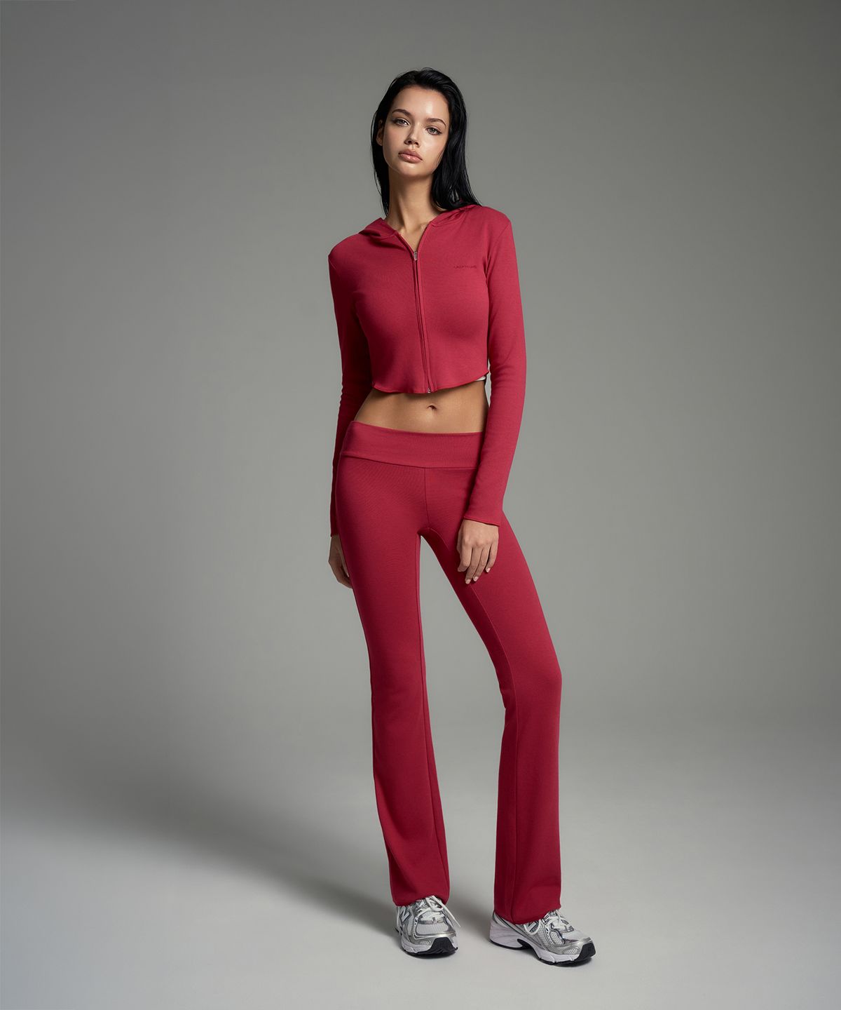그란데라인(GRANDE LINE) [SET] 소프트 슬림 크롭 후드 집업 & 소프트 스트레이트 핏 팬츠