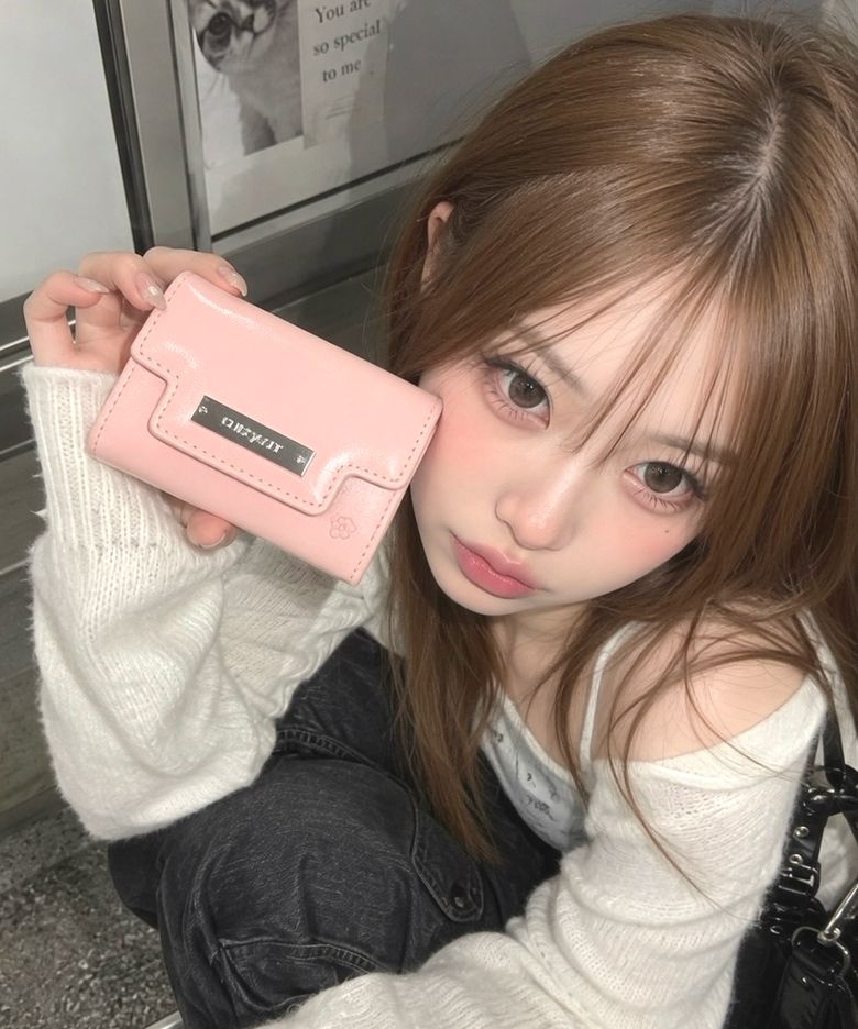 SQUARE FLOWER CARD WALLET IN PINK