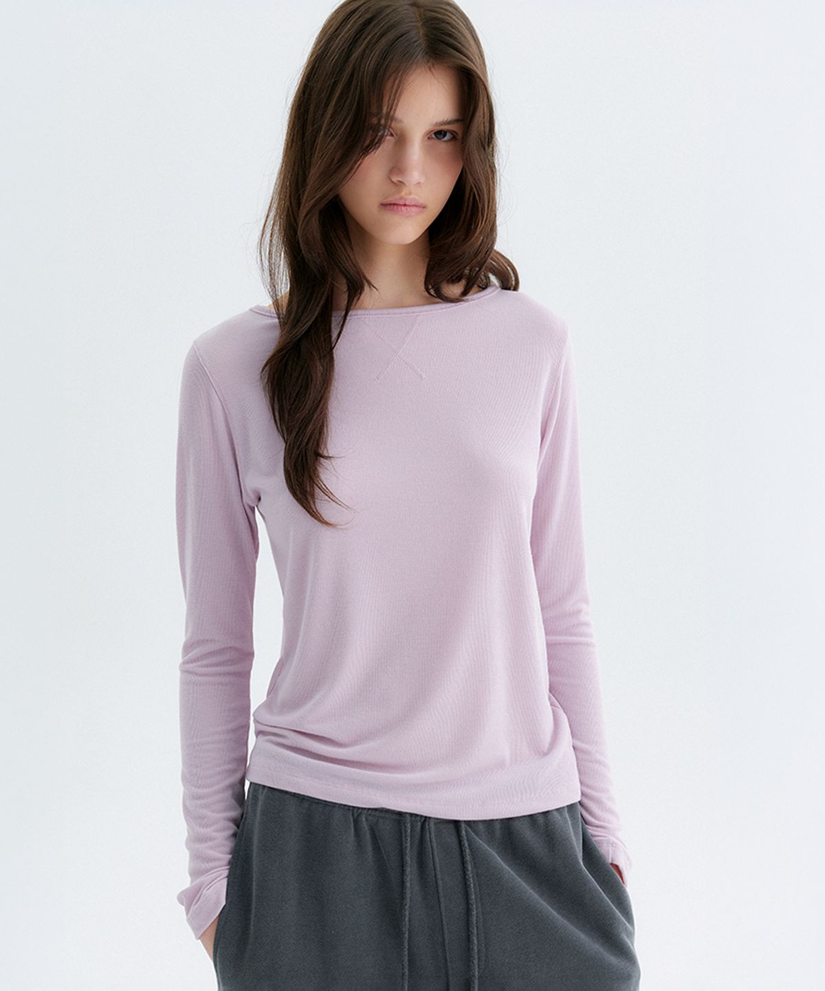 썸웨어버터(SOMEWHEREBUTTER) Slim Est Logo Top - Light Pink