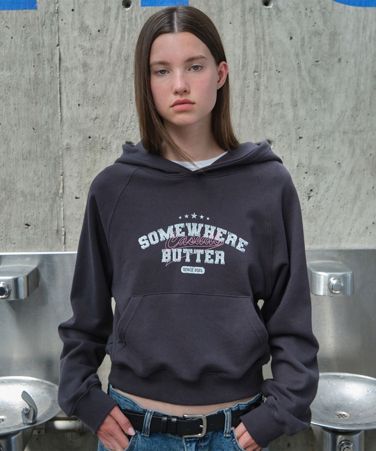 썸웨어버터(SOMEWHEREBUTTER) Alvin Logo Hoodie - Charcoal