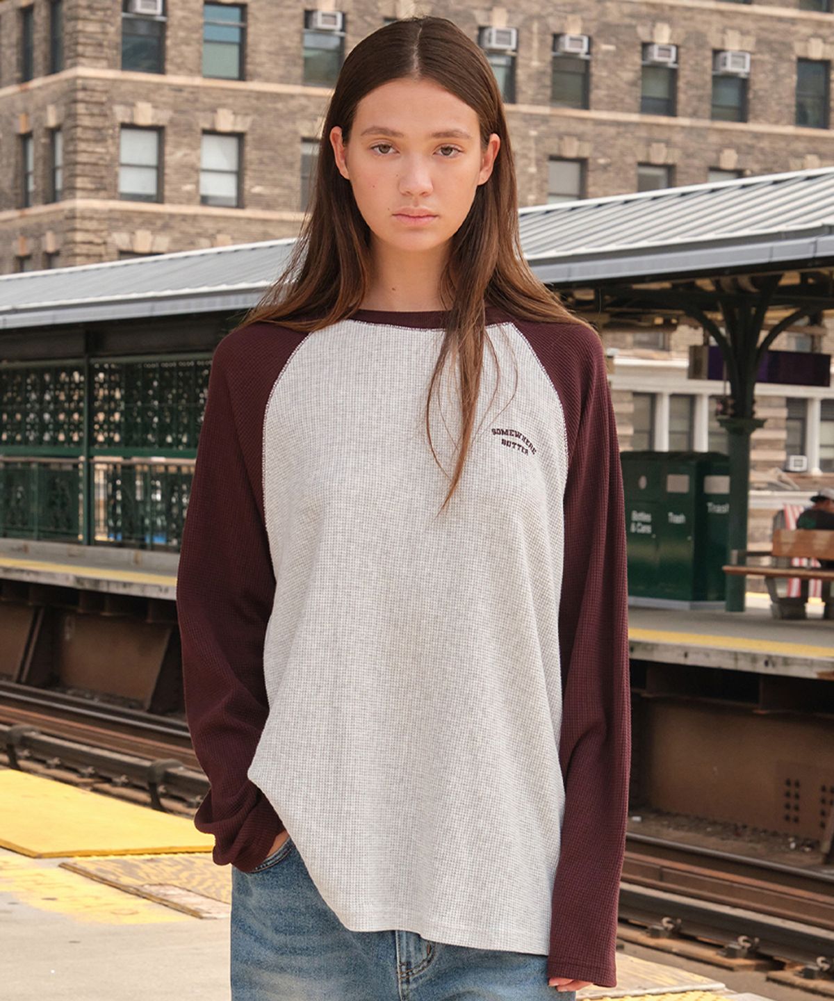 썸웨어버터(SOMEWHEREBUTTER) Pecan Waffle Raglan Long Top - White Melange(Wine)
