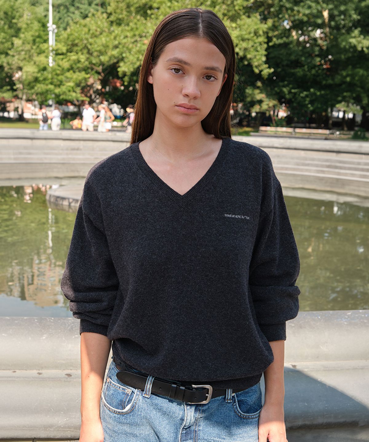 썸웨어버터(SOMEWHEREBUTTER) Meld V-Neck Knit - Charcoal