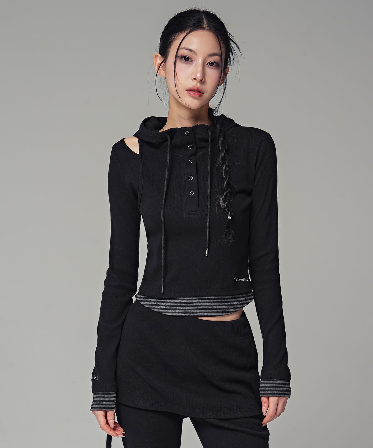 어반드레스(AVANDRESS) 루나 후디 BLACK