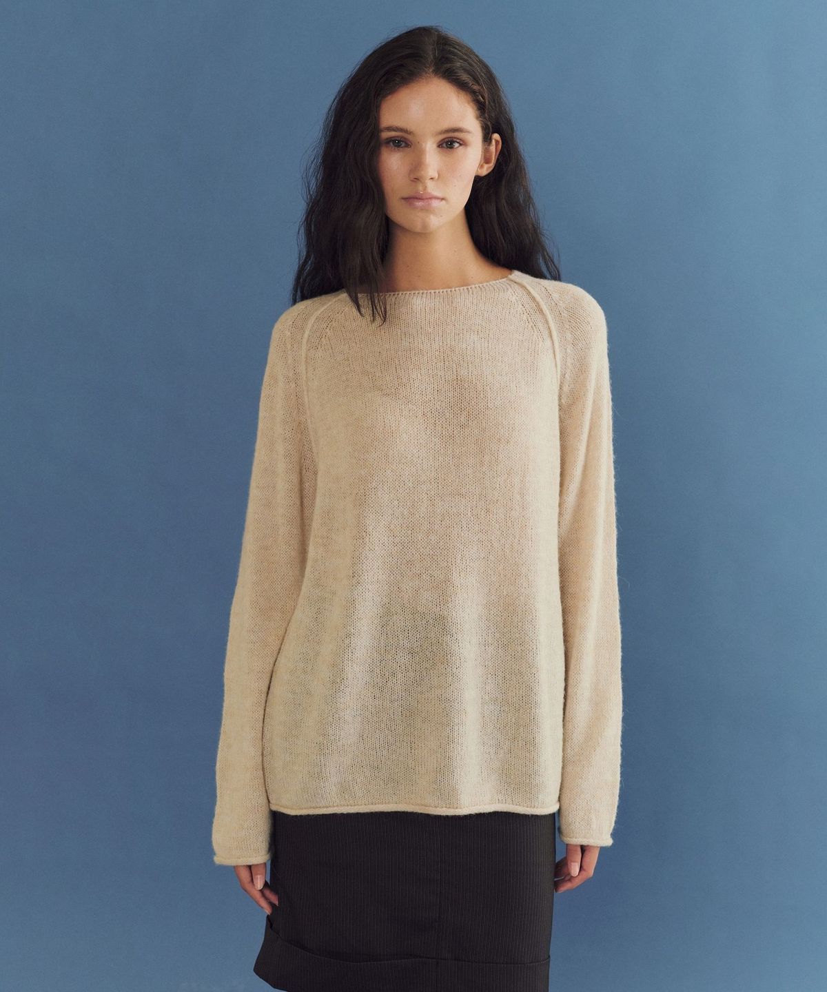 앤니즈(ANDNEEDS) Bailey boat neck sheer knit (beige)