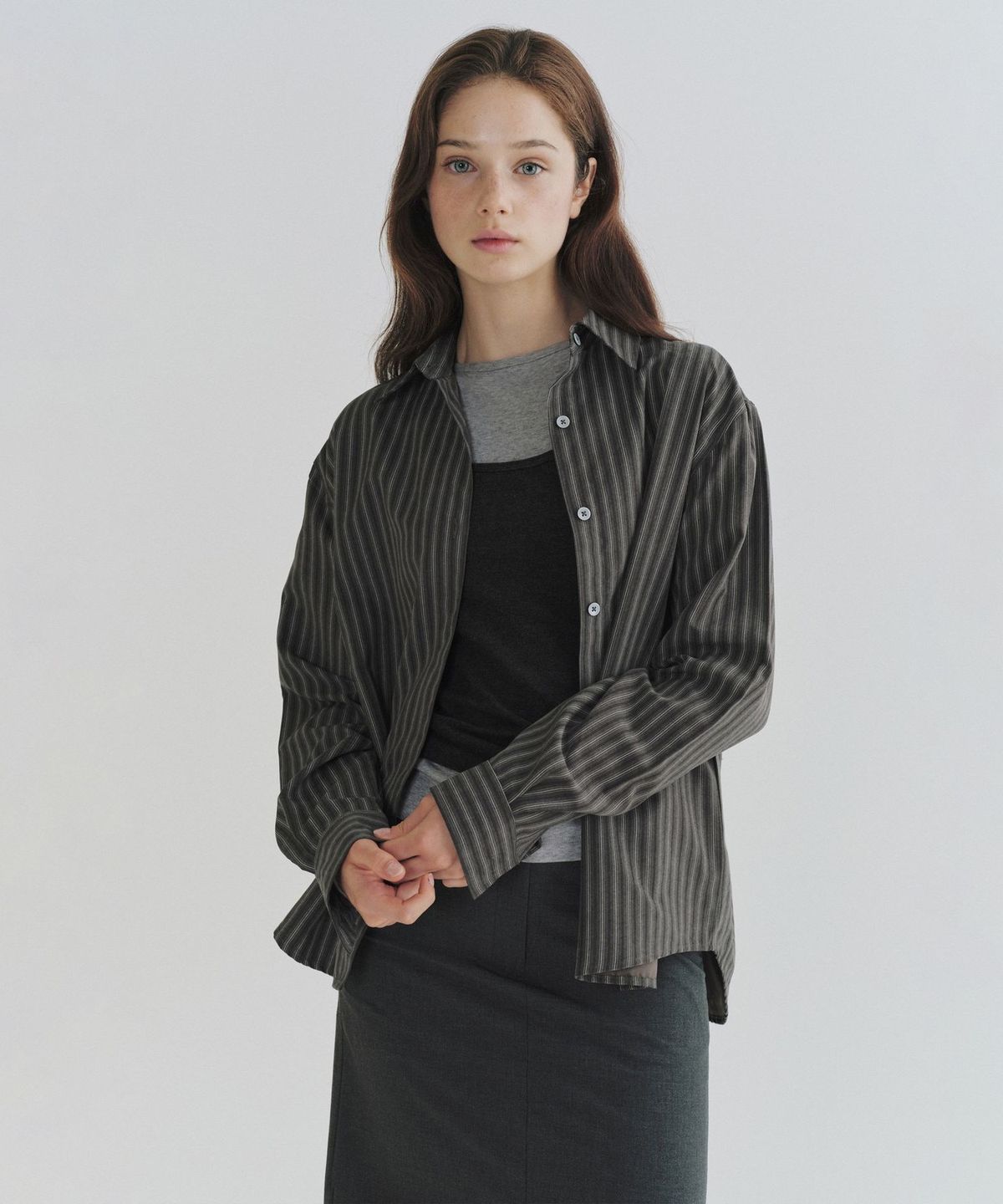 앤니즈(ANDNEEDS) Common stripe shirt (charcoal)