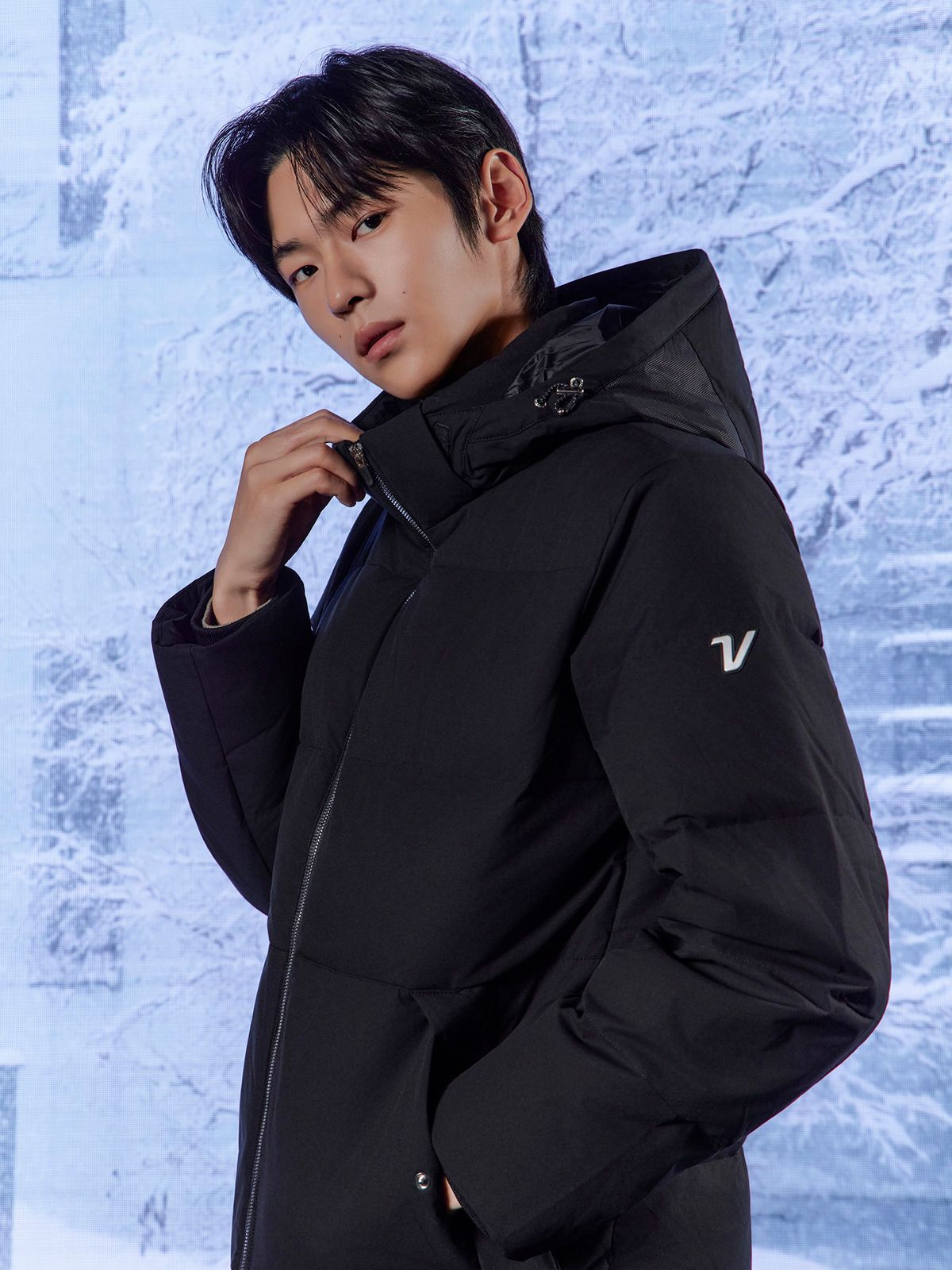 볼빅 골프웨어(VOLVIK GOLFWEAR) ON : 남성 후드 미들다운 점퍼 VODWPB91_BK