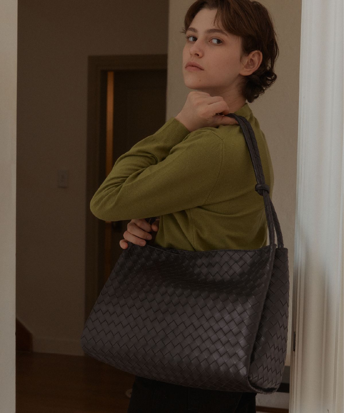 아노에틱(ANOETIC) ANC WEAVING MESH STRING BAG_BROWN