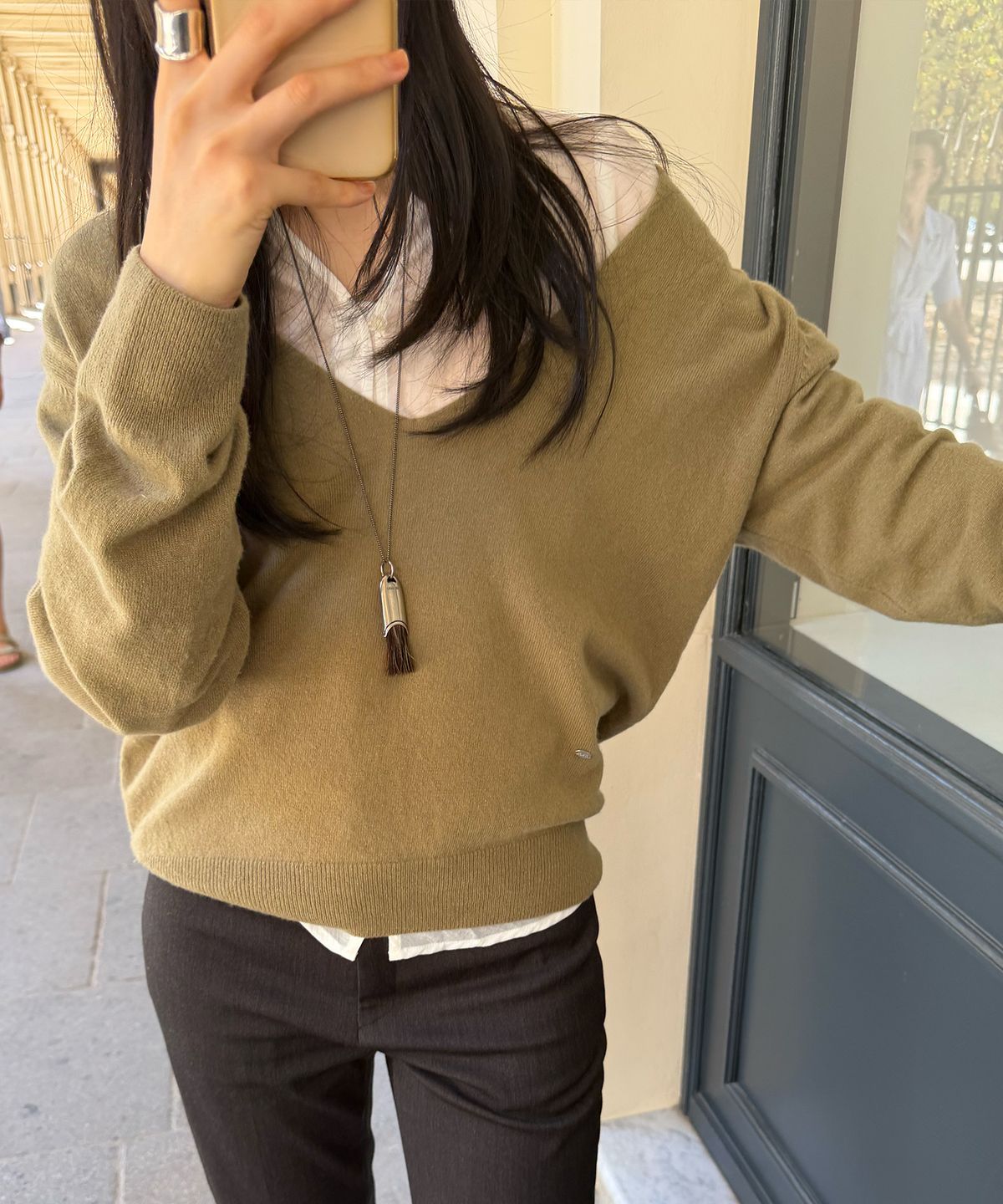 호와스(HOWUS) CASHMERE DEEP V-NECK KNIT (PALE OLIVE)