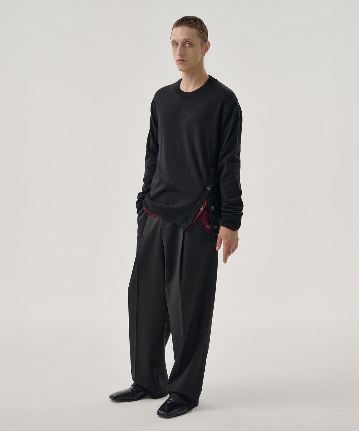 엠엠아이씨(MMIC) OBLIQUE SIDE KNIT (BLACK)