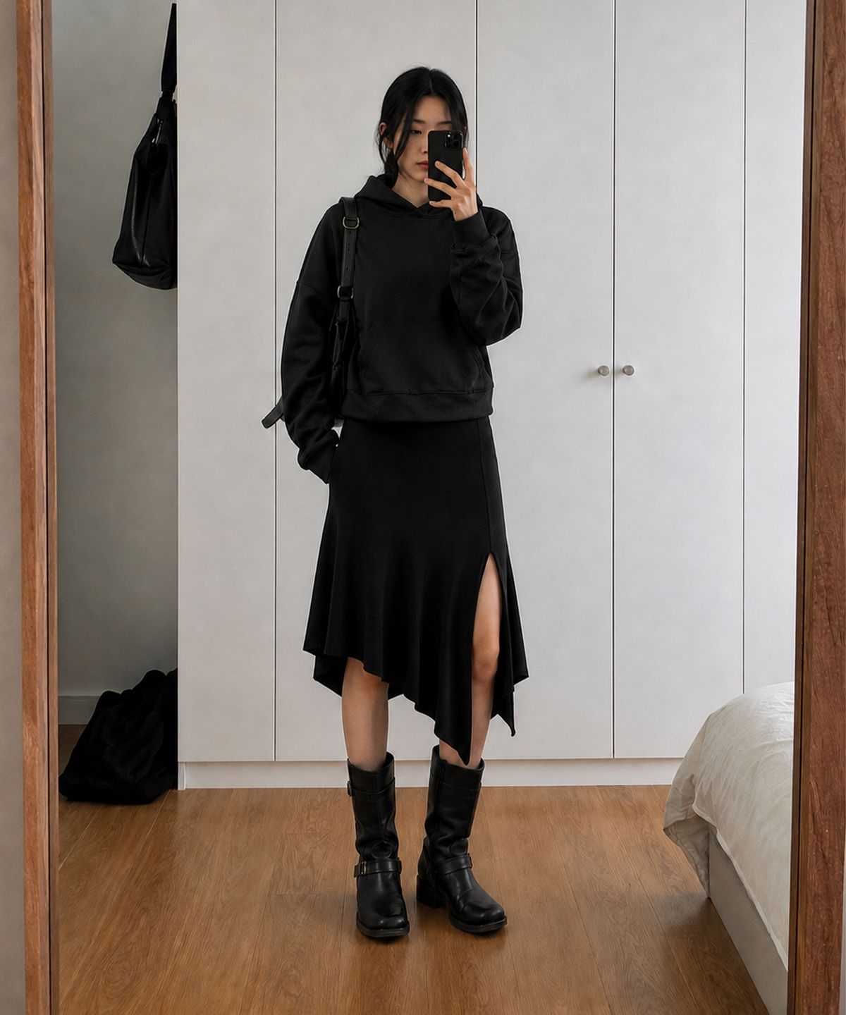 모아(MOAA) Diagonal Drape Skirt (BLACK)