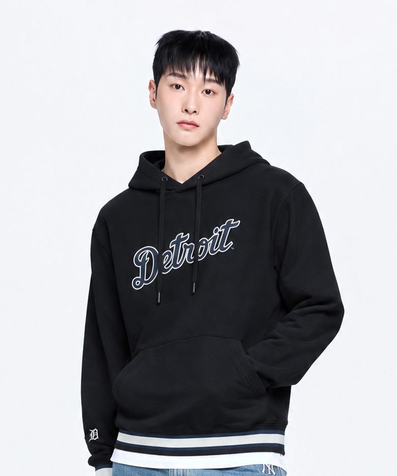 시그니처 바시티 레터링 후드티 DET (Black)