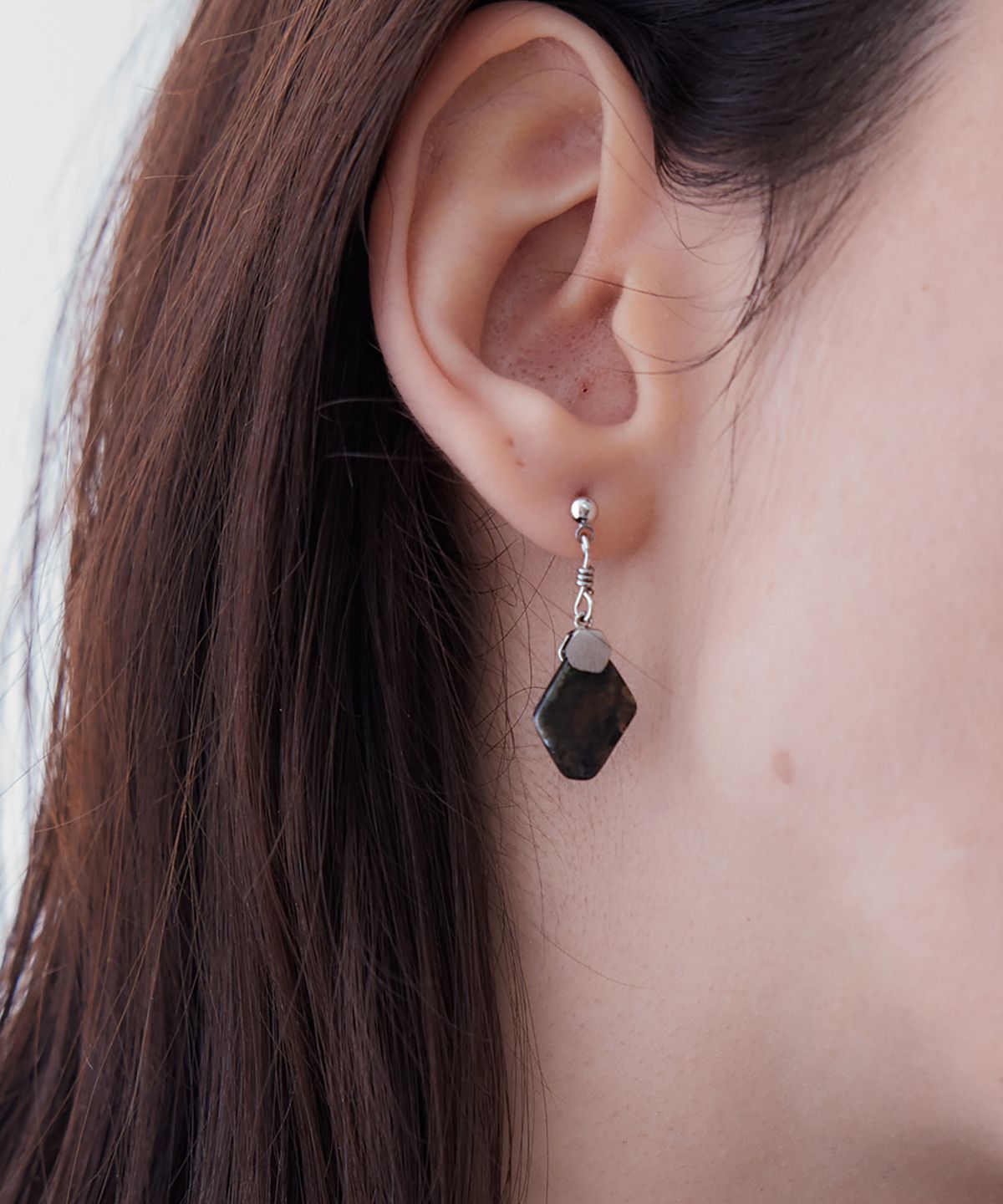 링거피스(LINGER PIECE) Black gemstone drop earring