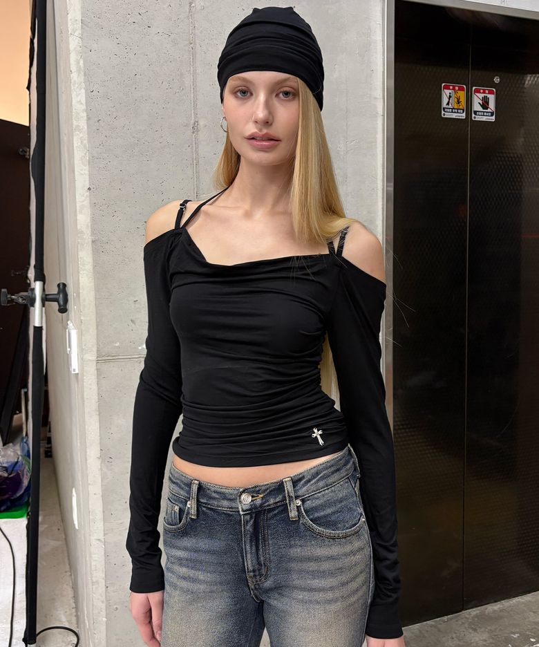 VELA OFF-SHOULDER TOP (BLACK)