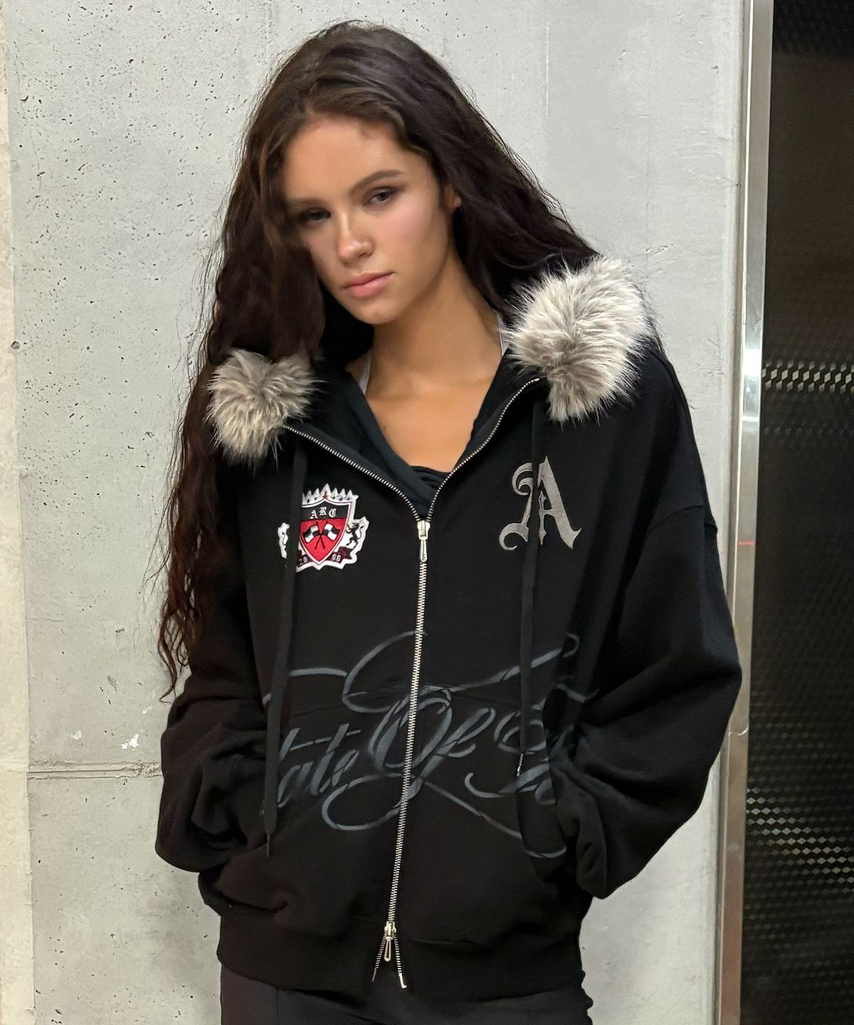 2000아카이브스(2000ARCHIVES) VARSITY ZIP HOODIE (BLACK)