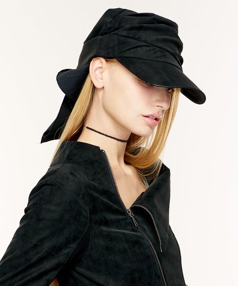 DRAPED LEATHER CAP (BLACK)