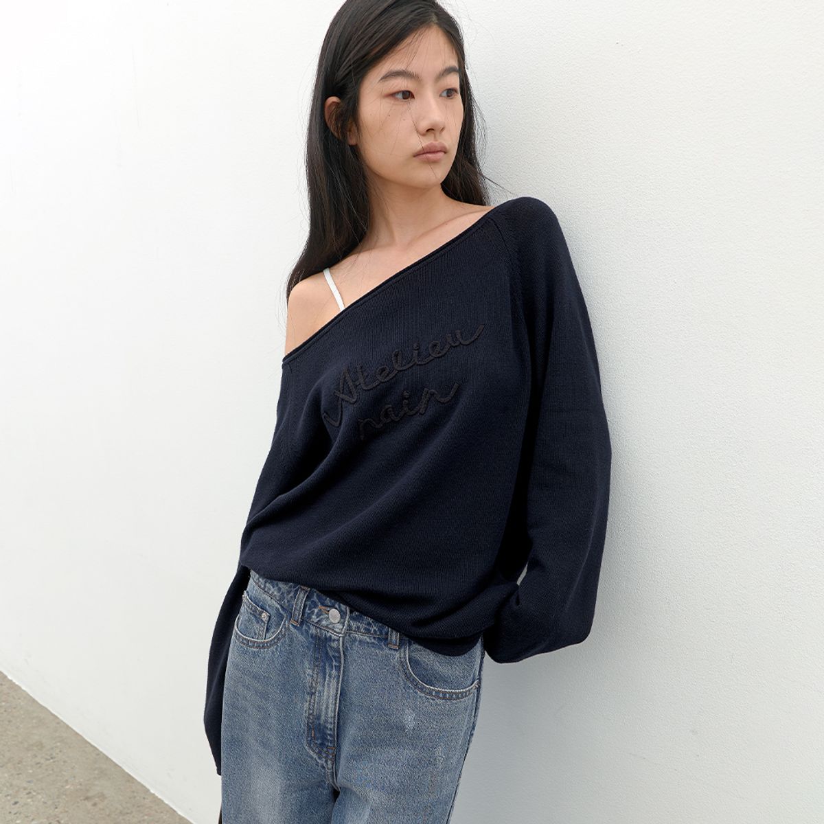 아틀리에 나인(ATELIER NAIN) (T-7291)ONE OFF SHOULDER LETTERING KNIT