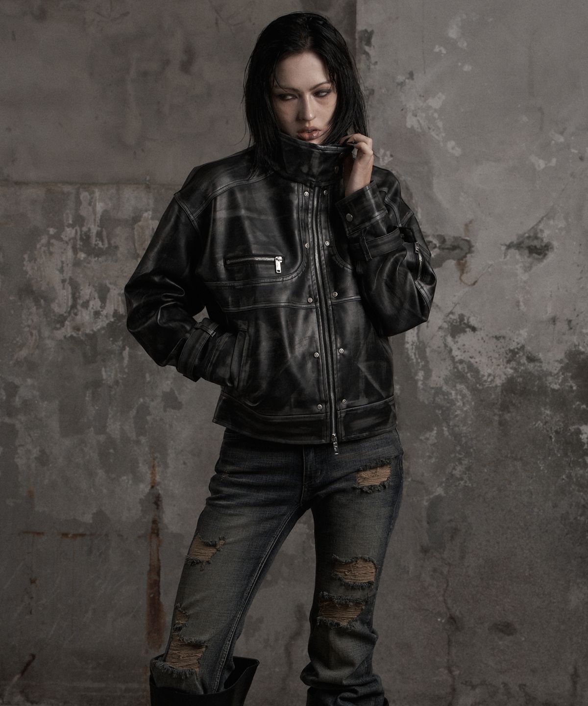 어니브(ANIV) CURVED RIVET LEATHER JACKET WASHED BLACK
