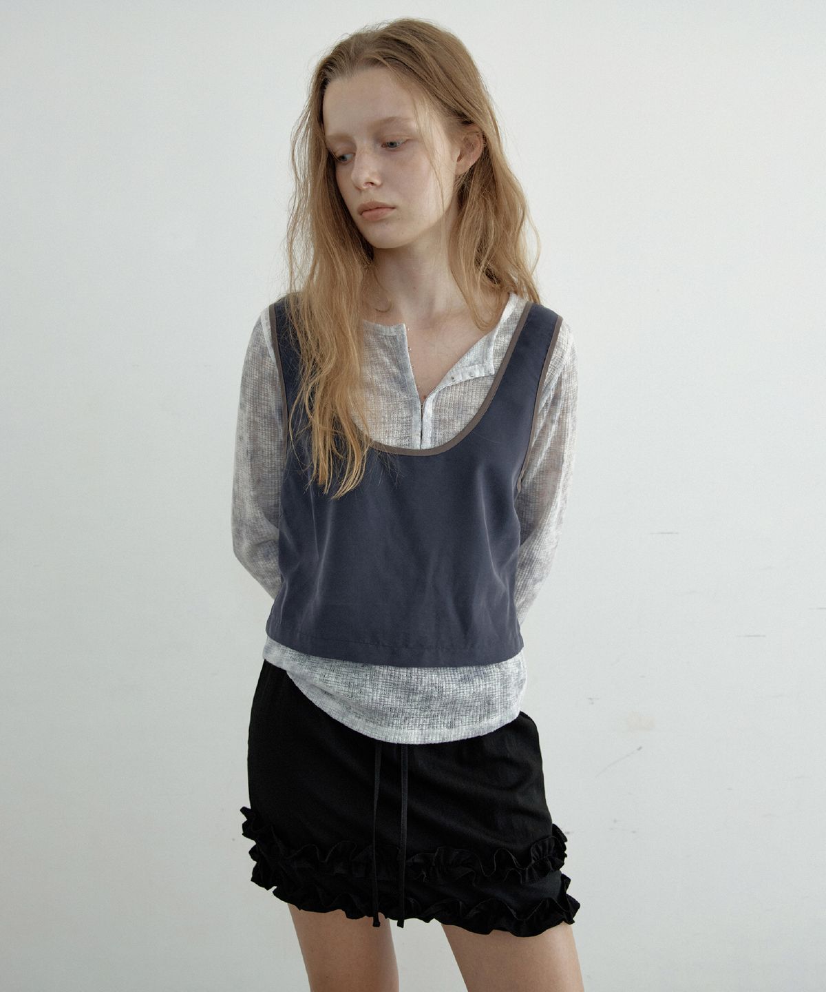 토아베(TOAVE) Pebble Ruffle Mini Skirt (Black)