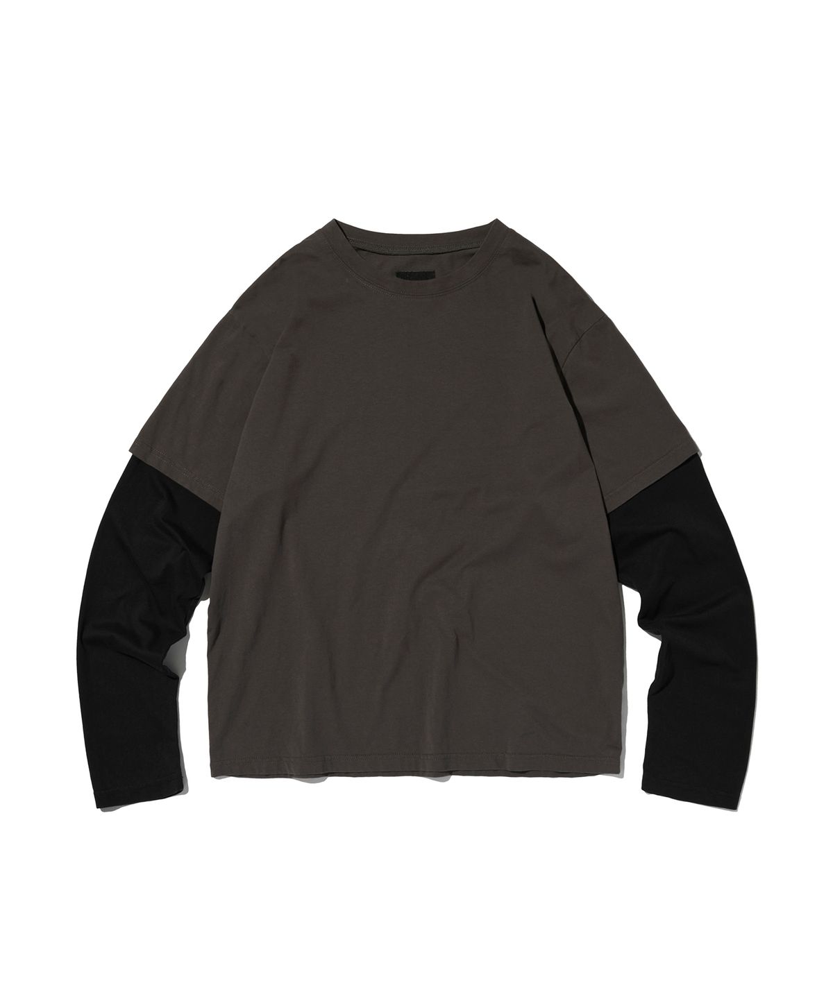 스웨이드(SUADE) COLOR LAYERED LONG SLEEVE [CHARCOAL GRAY]