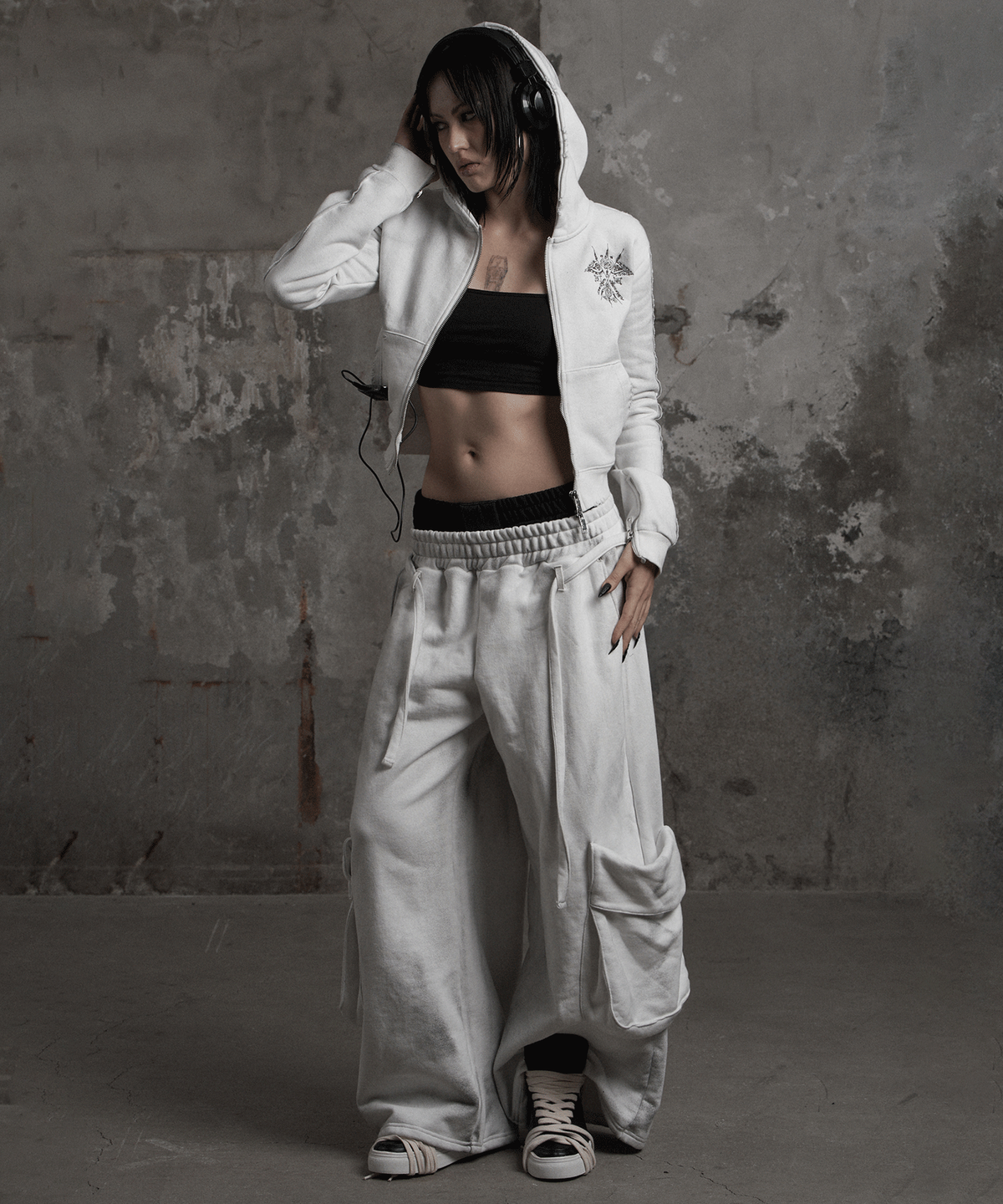 어니브(ANIV) SAKYANT DOUBLE BAND CARGO PANTS WASHED BLACK
