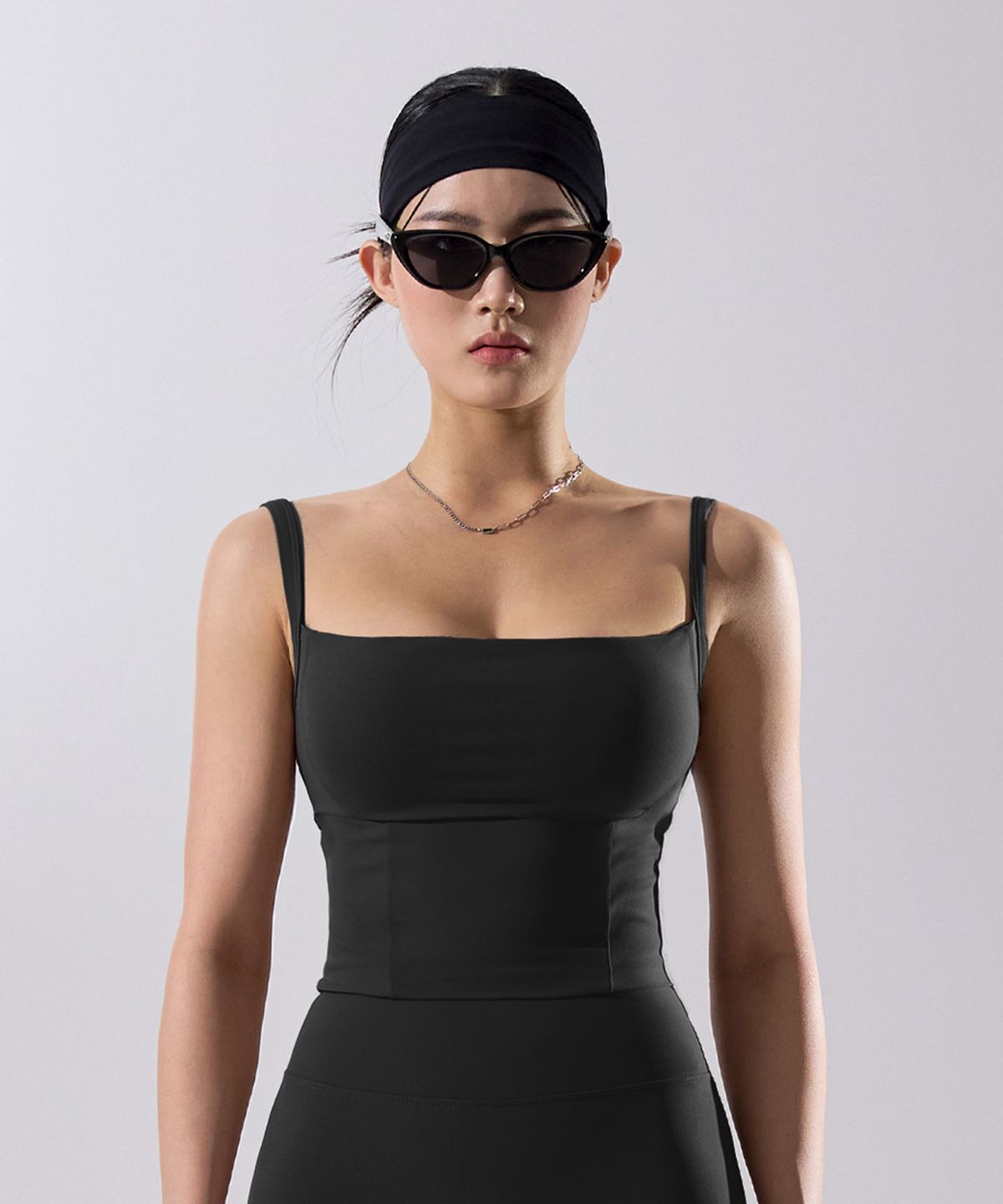워너비즈핏(WANNABEZFIT) DEMI 맥스스퀘어 피트니스탑 블랙