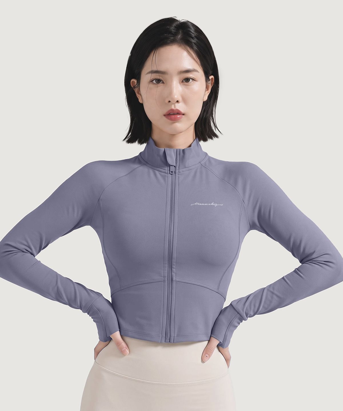 워너비즈핏(WANNABEZFIT) 워너비즈 레터링 집업 크롭 자켓 라일락