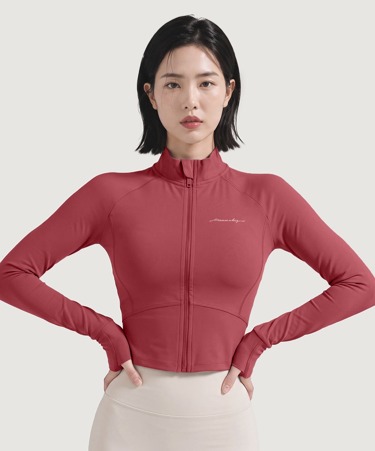 워너비즈핏(WANNABEZFIT) 워너비즈 레터링 집업 크롭 자켓 버건디