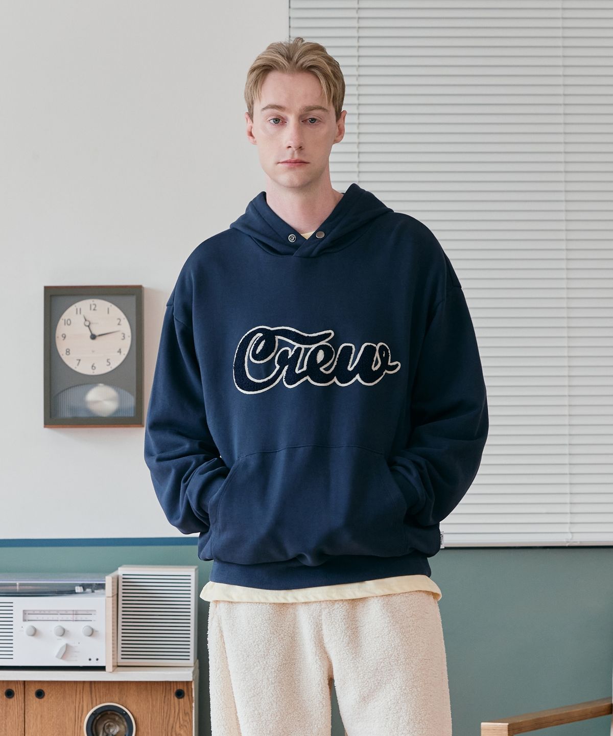 크루멤버스온리(CREW MEMBERS ONLY) CREW LOGO HOODIE NAVY