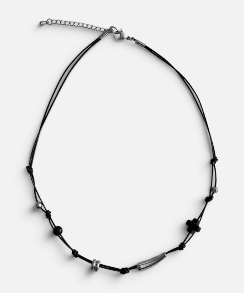 LEATHER STRAP SILVER NECKLACE