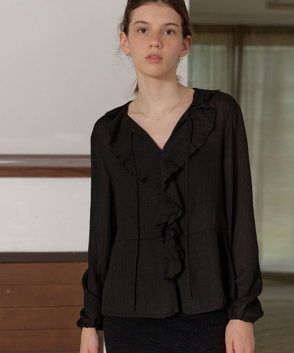 리엘(RE L) Freya ruffle blouse (black)