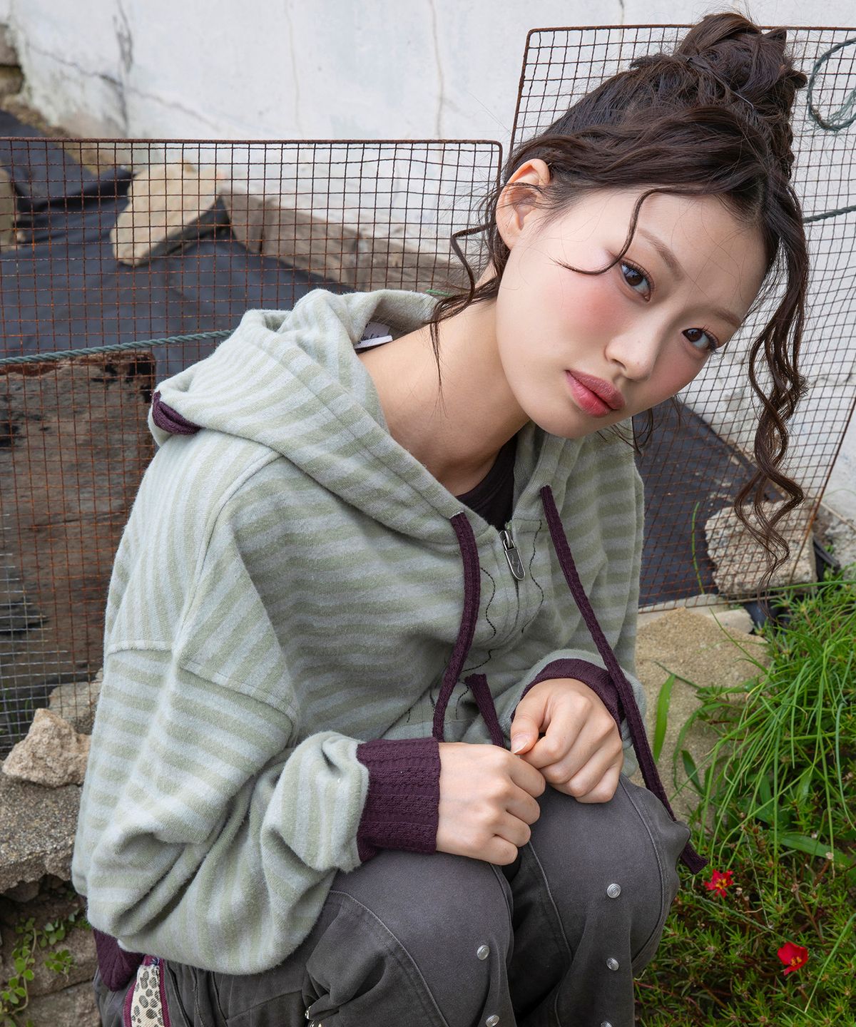 루나키후(RuNaKi'Hu') WXJ048 호코로비 스트라이프 배색 후드 집업 (KHAKI)