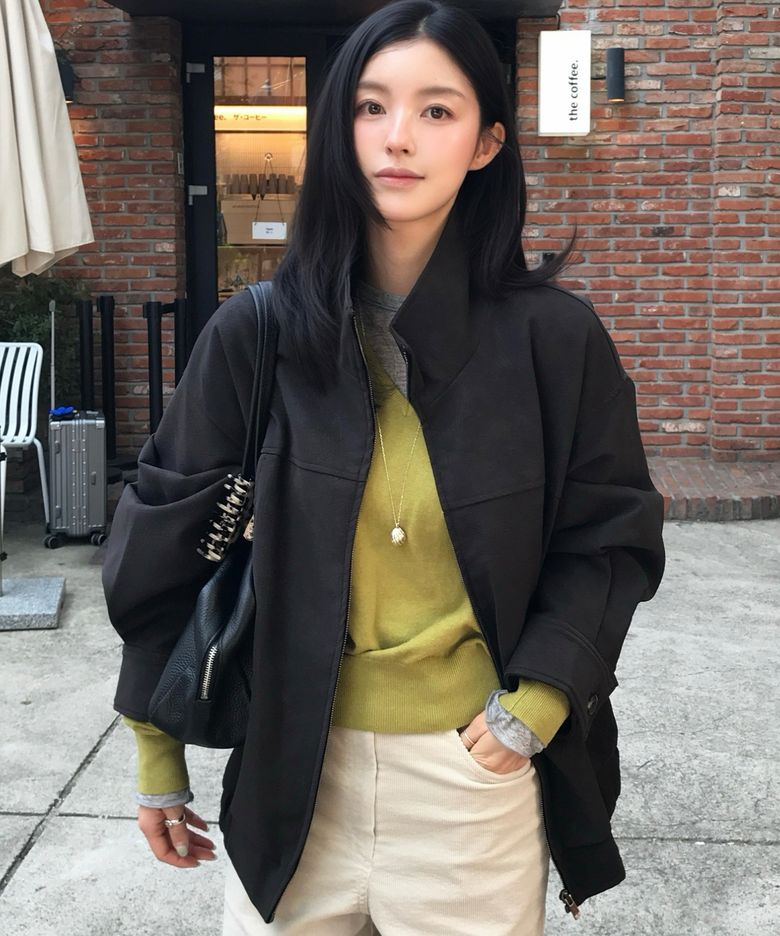 [장다연 PICK] (JP-610)MATT LEATHER HIGH NECK OVERSIZED JUMPER