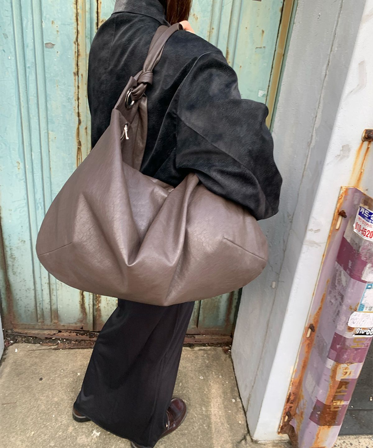 무니쉬(MOONISH) Loop Bag - Burnt Brown