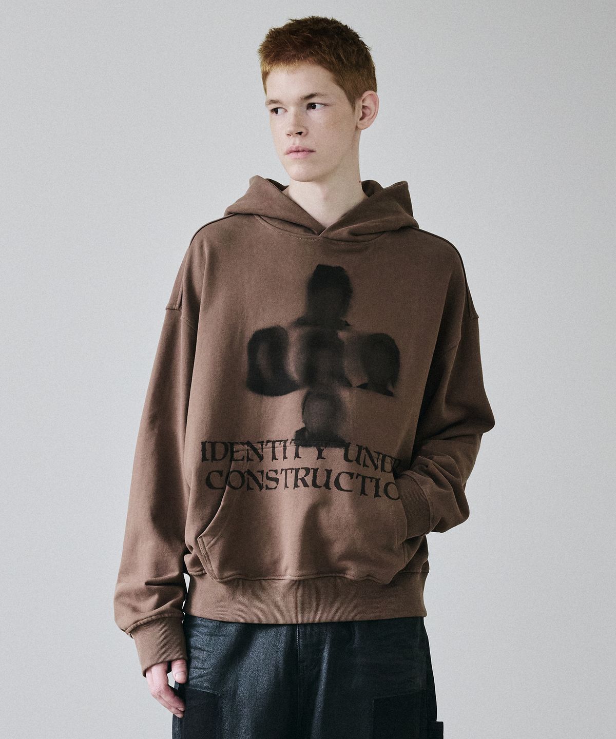 메종미네드(MAISON MINED) UNDEFINED IDENTITY HOODIE BROWN