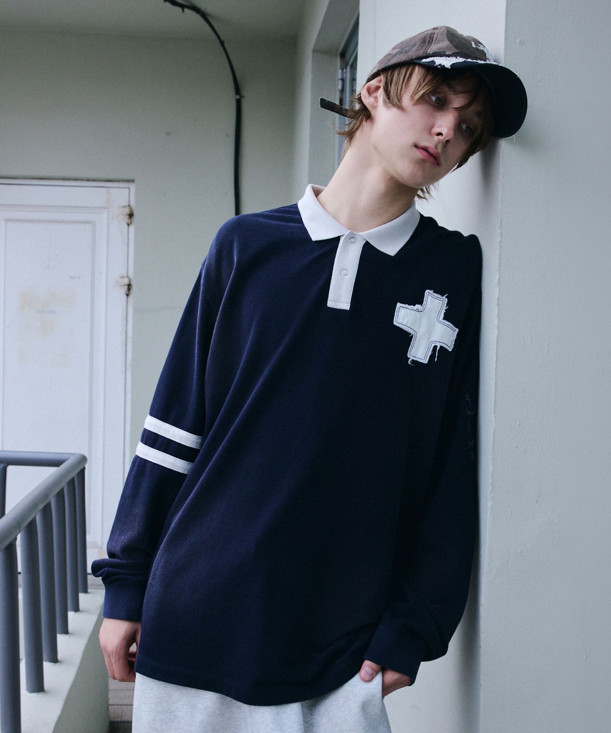 메종미네드(MAISON MINED) VINTAGE WASHED CROSS PATCH POLO SHIRT NAVY