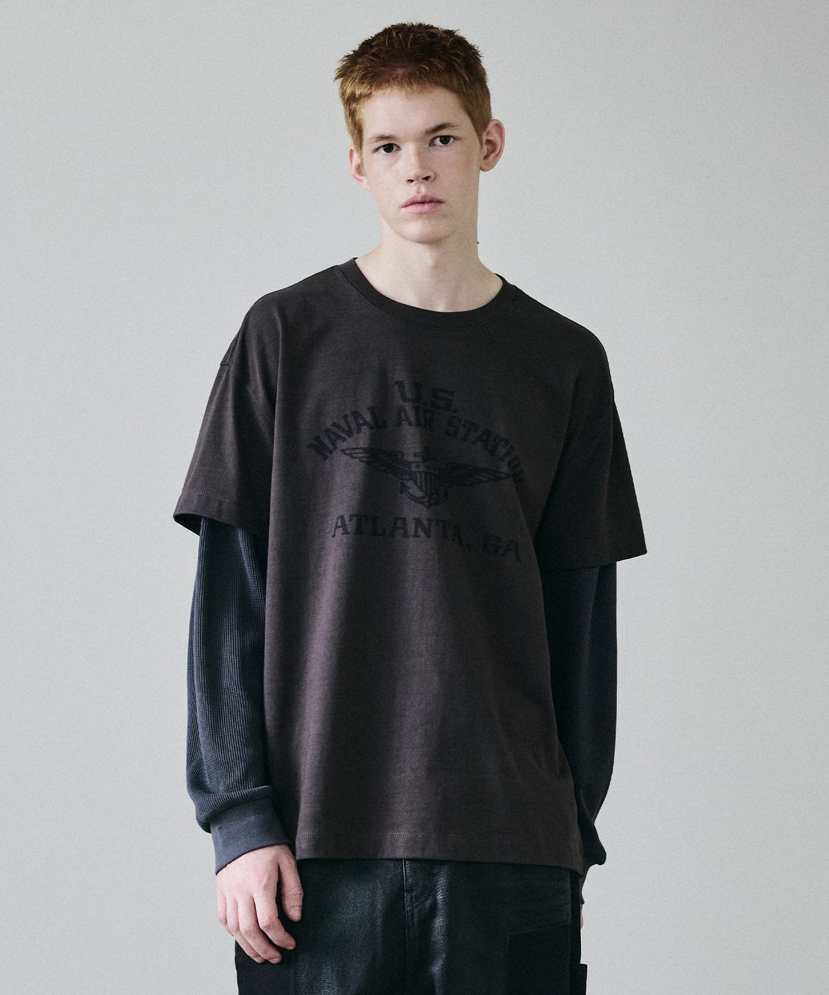 메종미네드(MAISON MINED) WAFFLE LAYERED LONG SLEEVE CHARCOAL