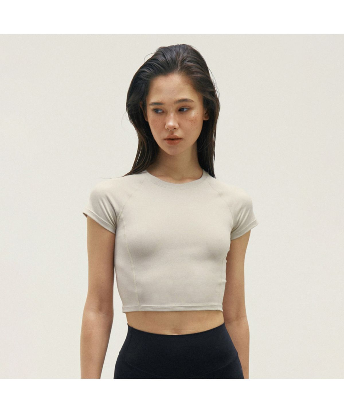 런허(RHUNHER) 올라운드 크롭 숏슬리브