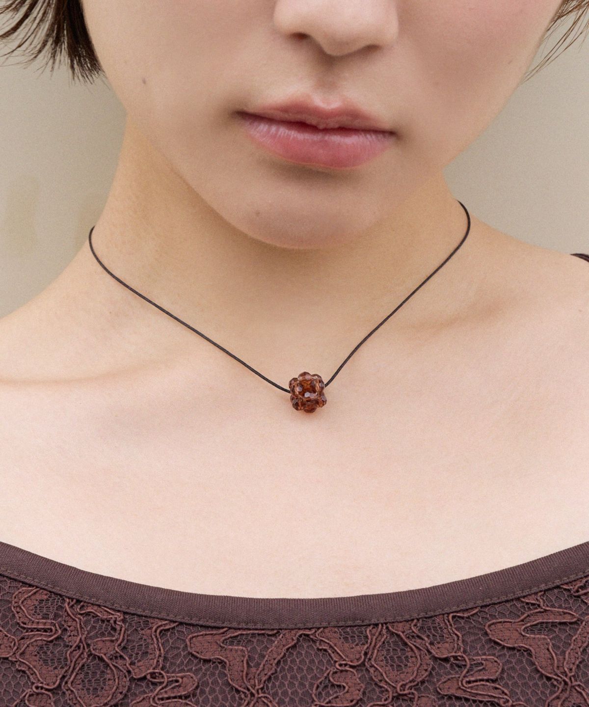 지지(GEEGEE) brown beads string necklace