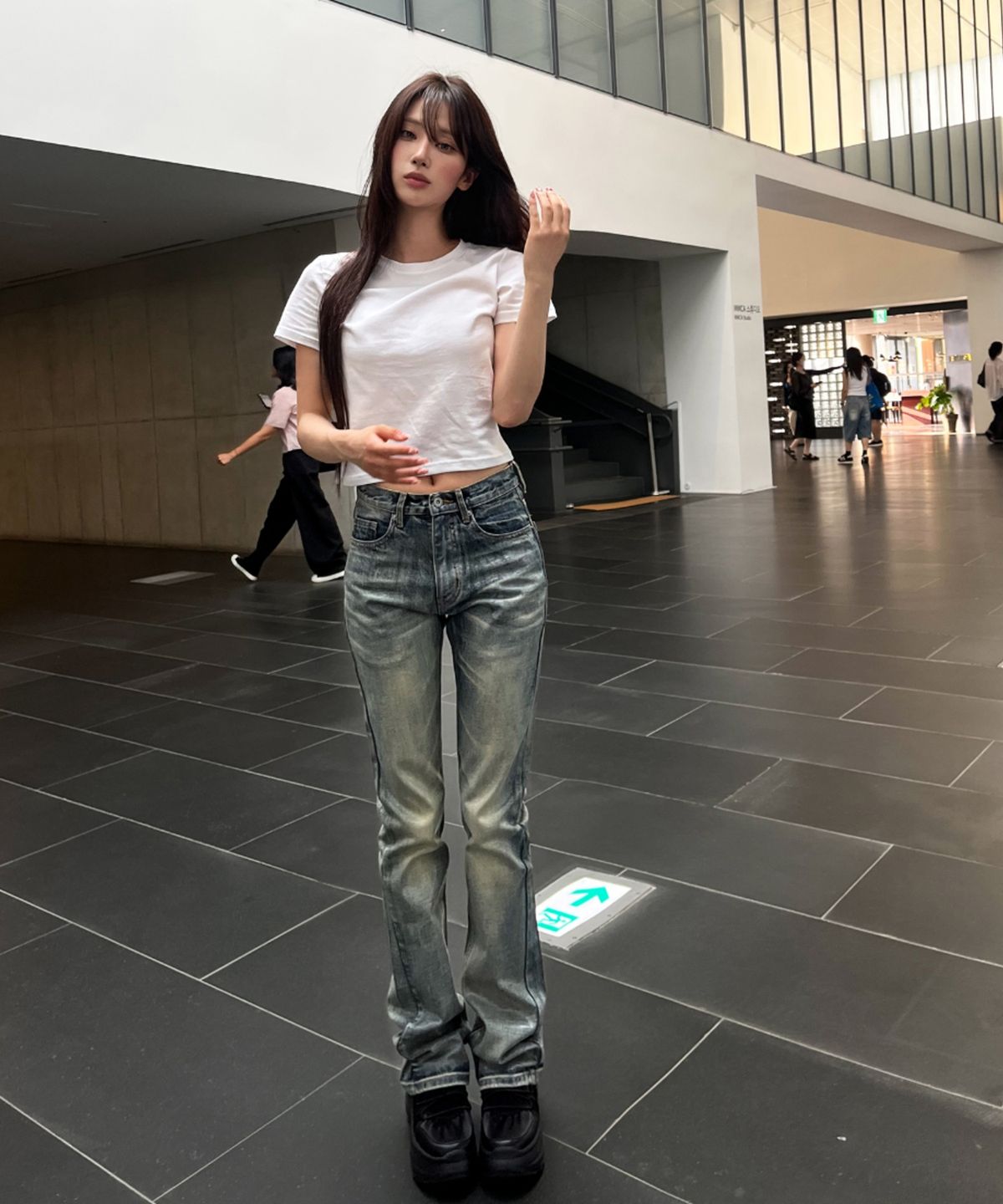 시아오시코(SIAOSIKO) 롱디 워싱 스트레이트 플레어 데님팬츠