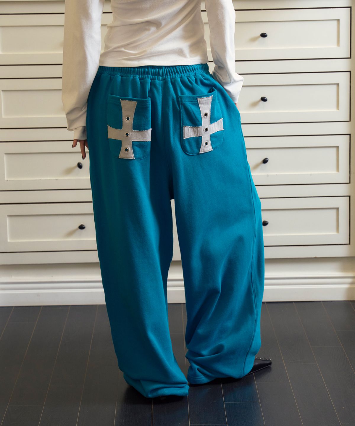 프렌다(PRENDA) EYELET POCKET WIDE SWEATPANTS AQUA BLUE