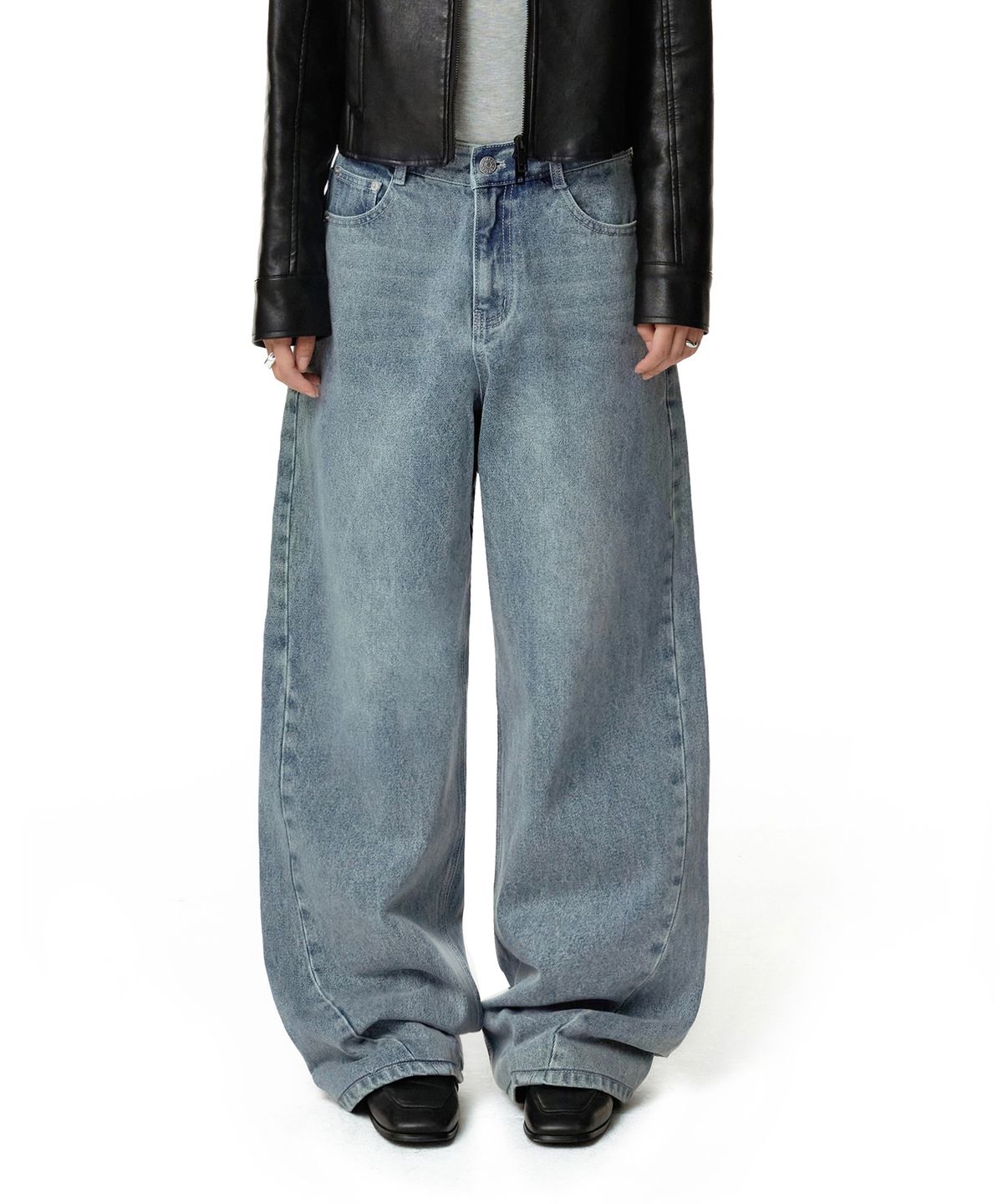 데케트 우먼(DECET WOMEN) [윤비누X데케트우먼]Curved Pocket Barrel Wide Jeans DCWPT038LIGHTBLUE