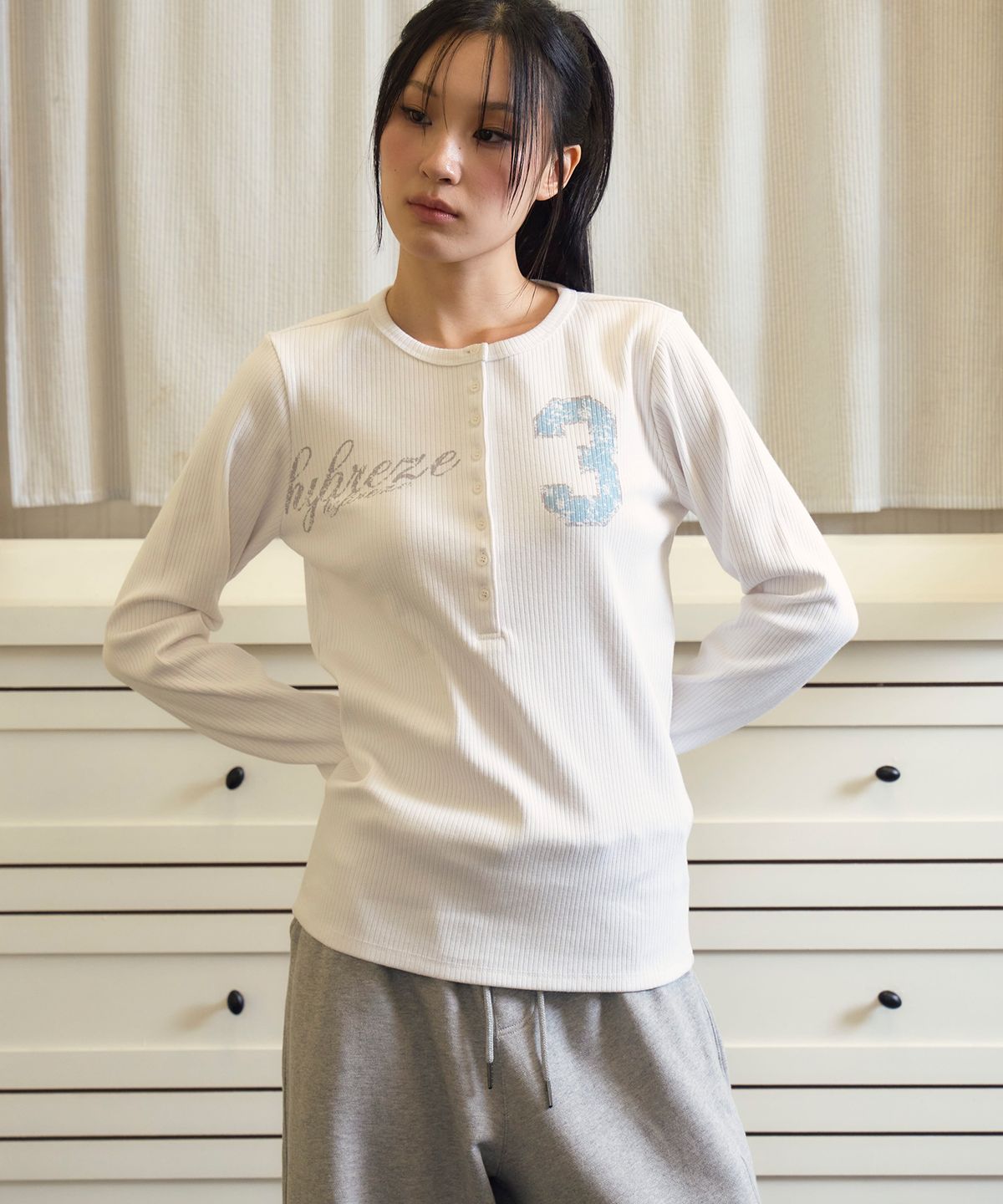 프렌다(PRENDA) NUMBER 3 HENLEY LONG SLEEVE WHITE