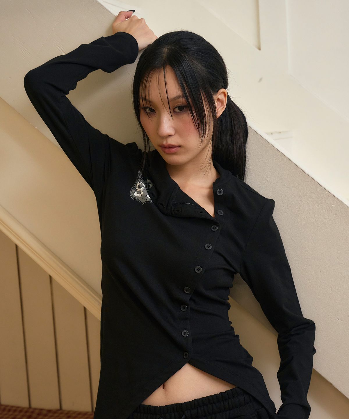 프렌다(PRENDA) BLAZE BUTTON WRAP LONG SLEEVE BLACK